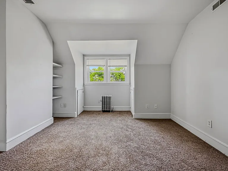 412 W 23rd St — Photo 20