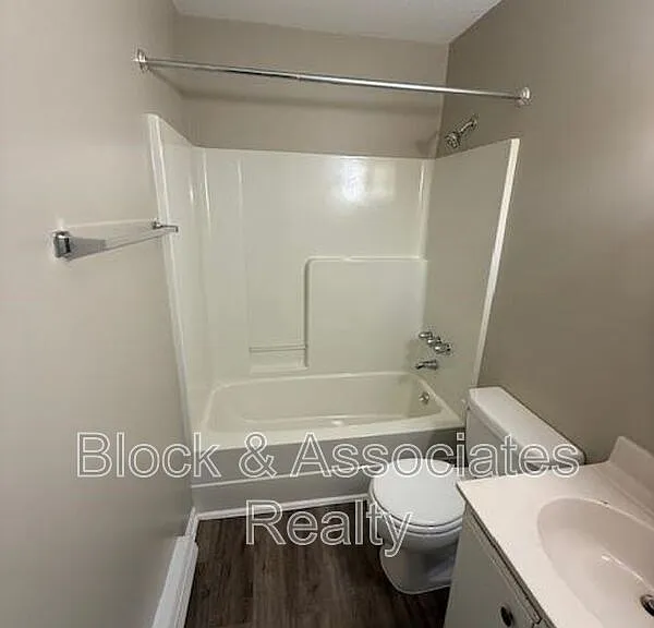 118 Reece Ct #H — Photo 5