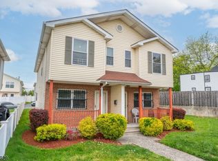 447 S 9th St, Newark, NJ 07103