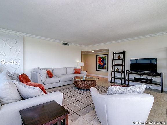 3rd image of 9180 W Bay Harbor Dr Unit 4