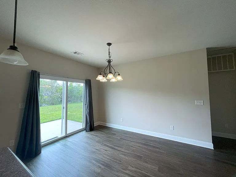 111 Willow Dr #12 — Photo 6