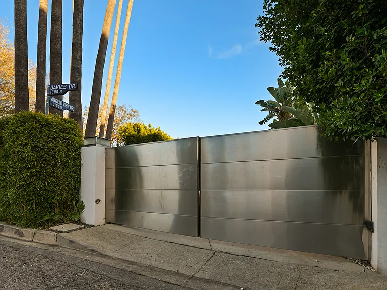 10134 Angelo View Dr — Photo 34