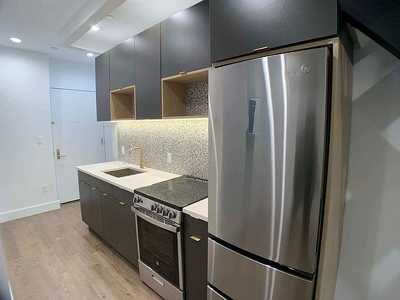 3rd image of 484 Gates Ave #4S
