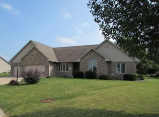 304 Danbury Ln, Metamora, IL 61548