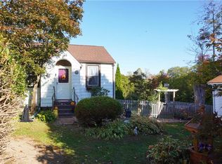 42 Pelham Dr, Kent Lakes, NY 10512