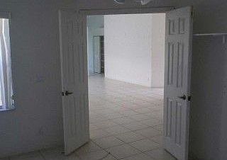 4th image of 7137 Whitfield Ave