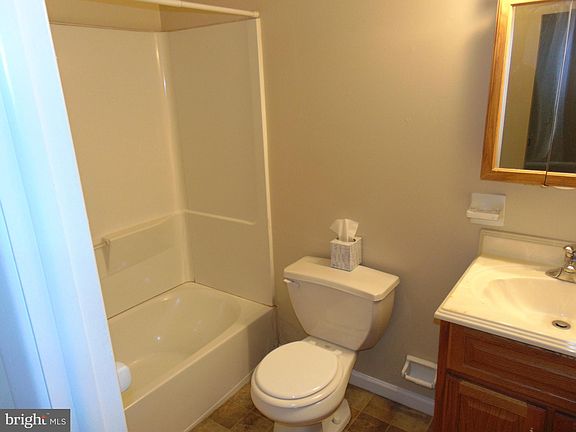 4th image of 1155 York Rd APT G3