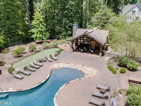 1215 Bloomsbury Ln, Gainesville, GA 30501