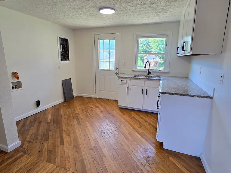 629 Dawes Ave — Photo 3