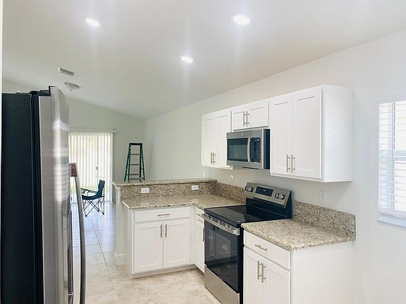 5th image of 9724 Apollo Ave