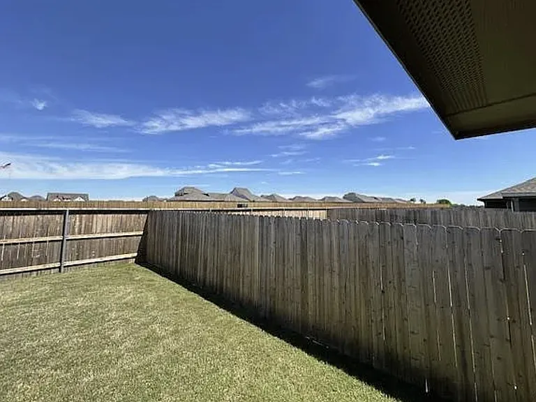 305 Randall Pl — Photo 16