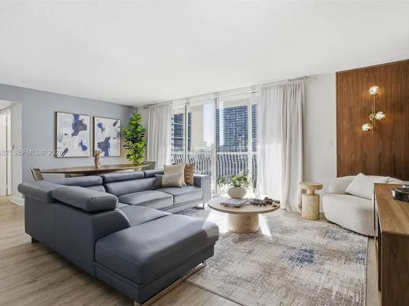 1200 Brickell Bay Dr APT 1723, Miami, FL 33131
