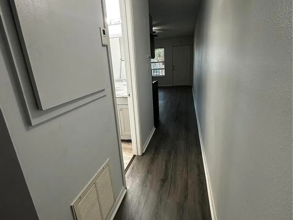 310 Ella St #304