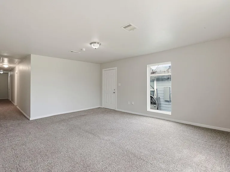 303 Gans St #B — Photo 6