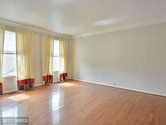 3rd image of 3161 Stratford Ct