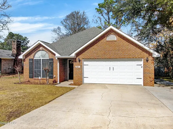 9827 Ana Hulu St, Diamondhead, MS 39525