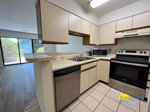 2nd image of 307 Southlake Ct