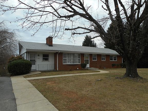 2nd image of 4424 Fontaine Dr