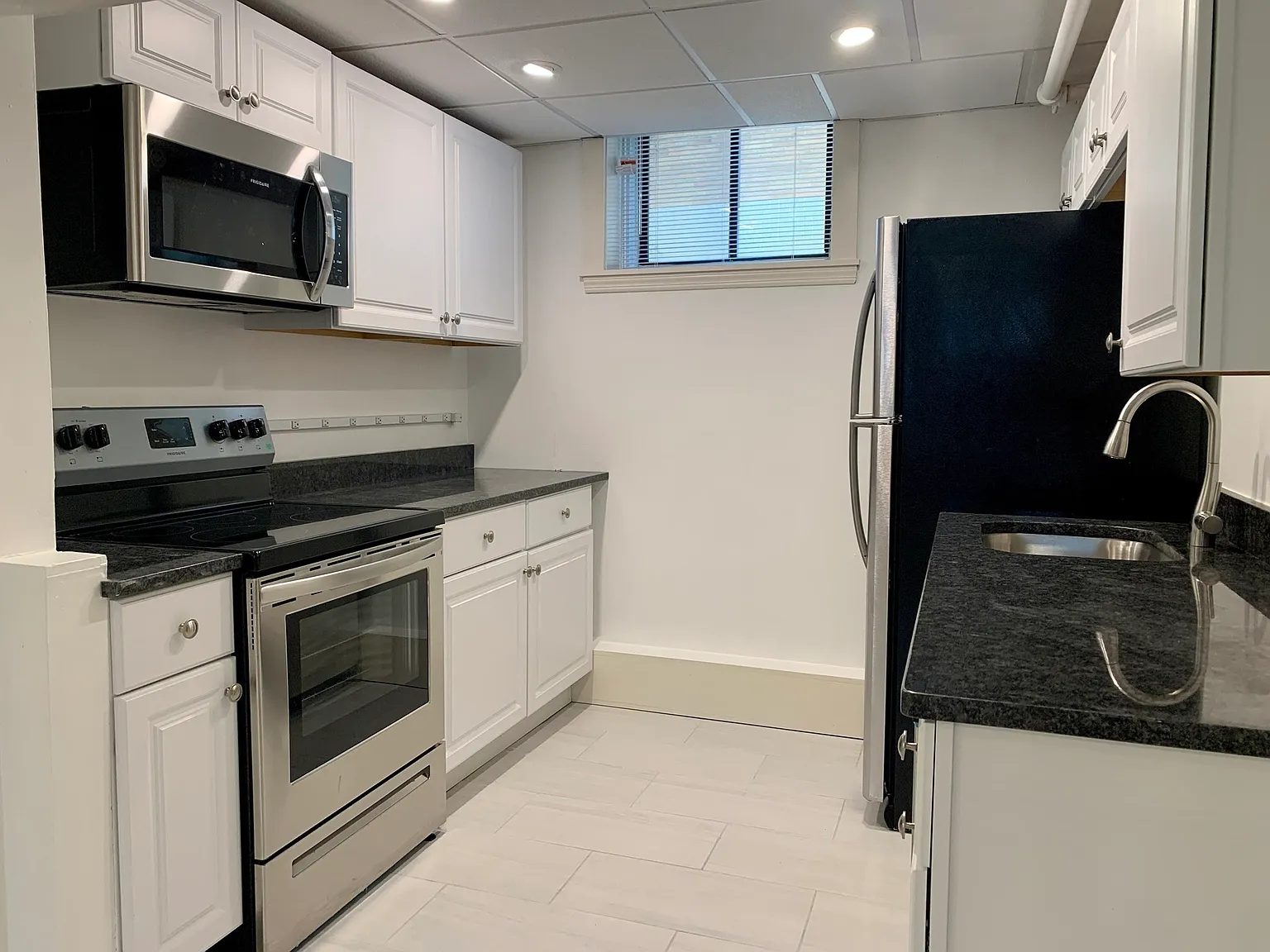 2 bed, 1028 sqft, $2,650 — Photo 3