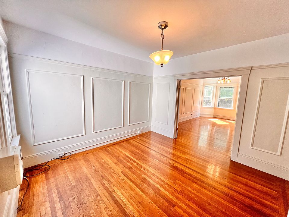 1st image of 1959 Oak St APT 6