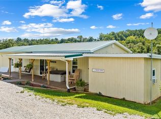 1423 Way Rd, Belpre, OH 45714