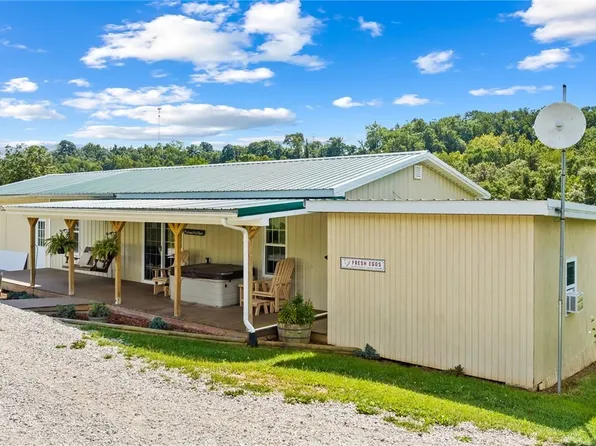 1423 Way Rd, Belpre, OH 45714
