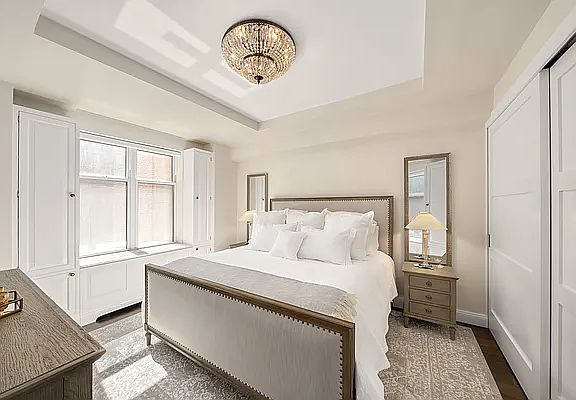 5th image of 12 W 72nd St APT 3A