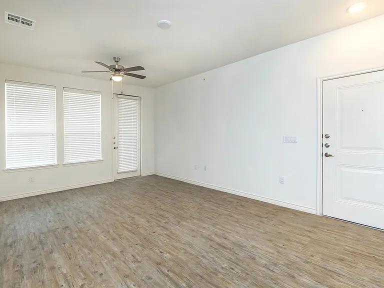 Alton Park Apartments — Photo 43