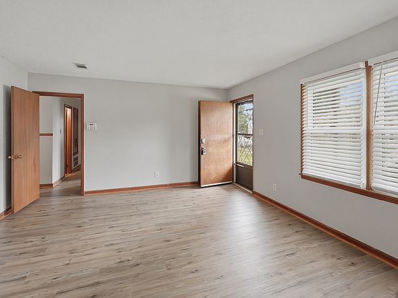 3rd image of 4442 Millvale Dr SW