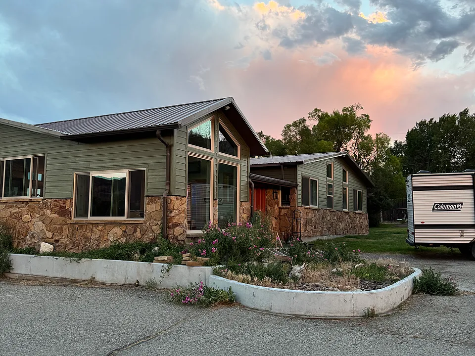 6912 County Road 104