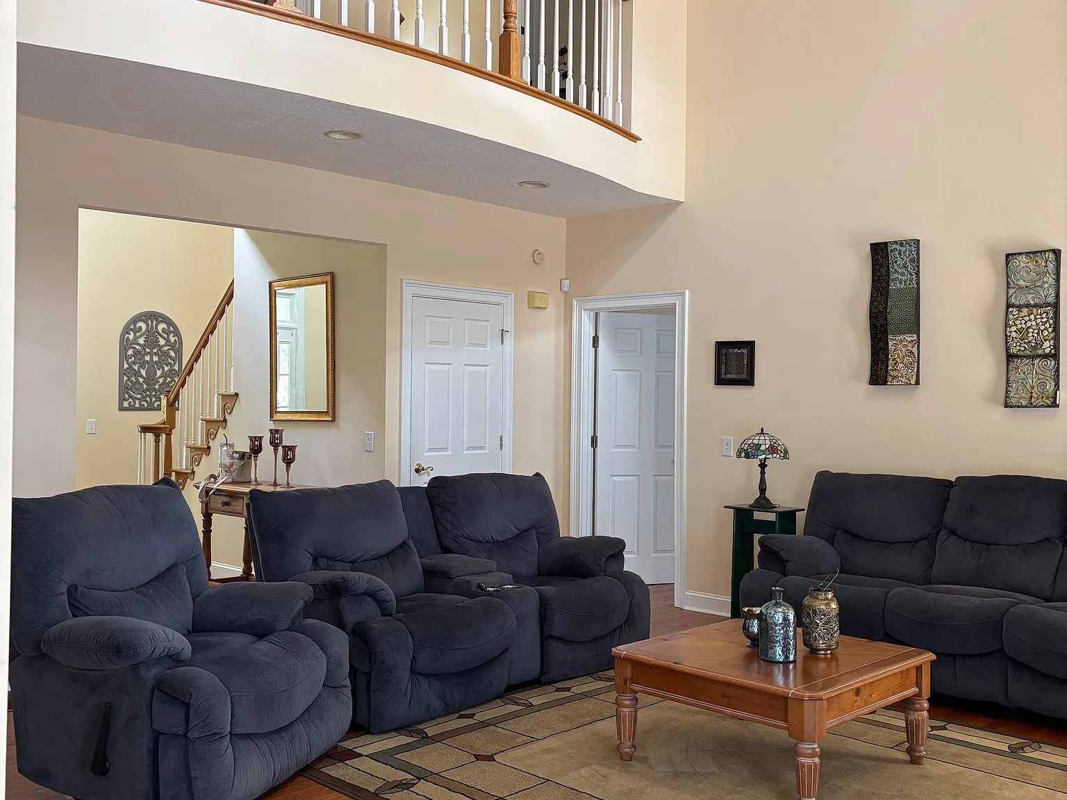 3 bed, 3.5 bath, 4193 sqft, $3,750 — Photo 3
