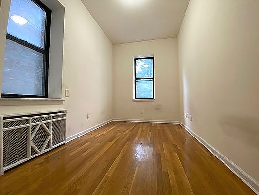 3rd image of 130 E 93rd St #E3