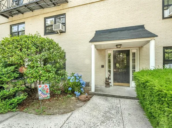 1265 California Road #B-2, Eastchester, NY 10709