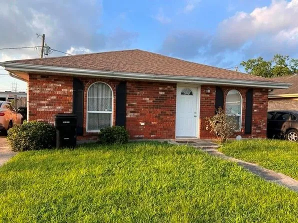 313-15 E Magnolia Dr, Chalmette, LA 70043