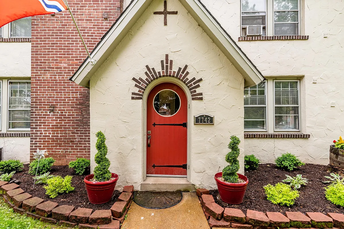 Building Photo - 7742 Delmar Blvd #1