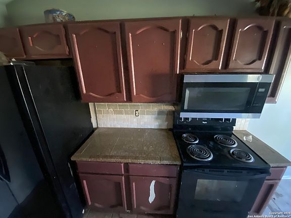 5th image of 7427 Slippery Elm St