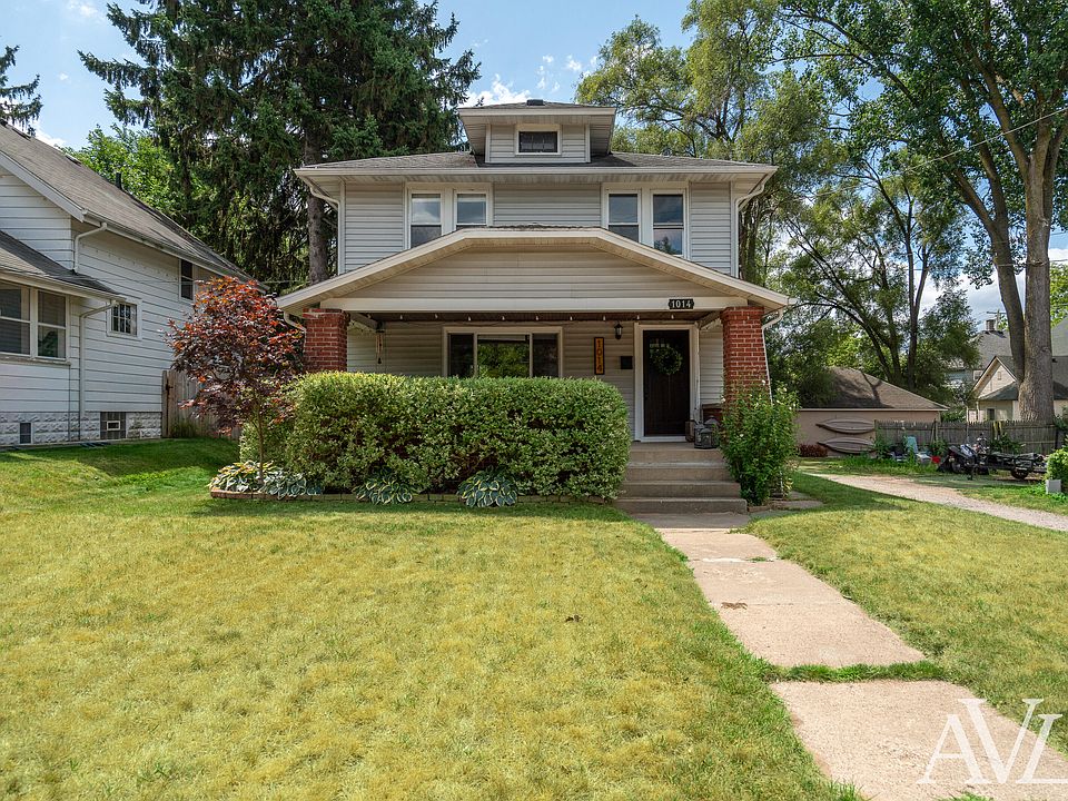 1st image of 1014 Crescent St NE