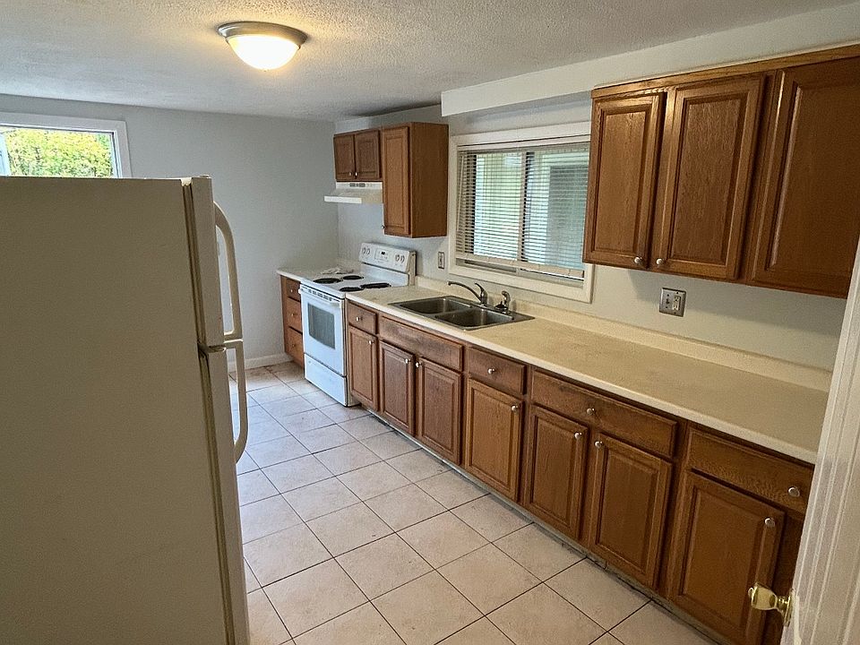 1st image of 450 Woonasquatucket Ave APT 14