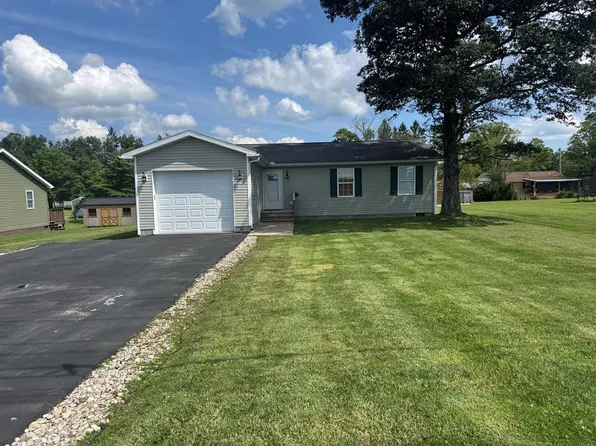 145 Briarwood Dr, Shady Spring, WV 25918