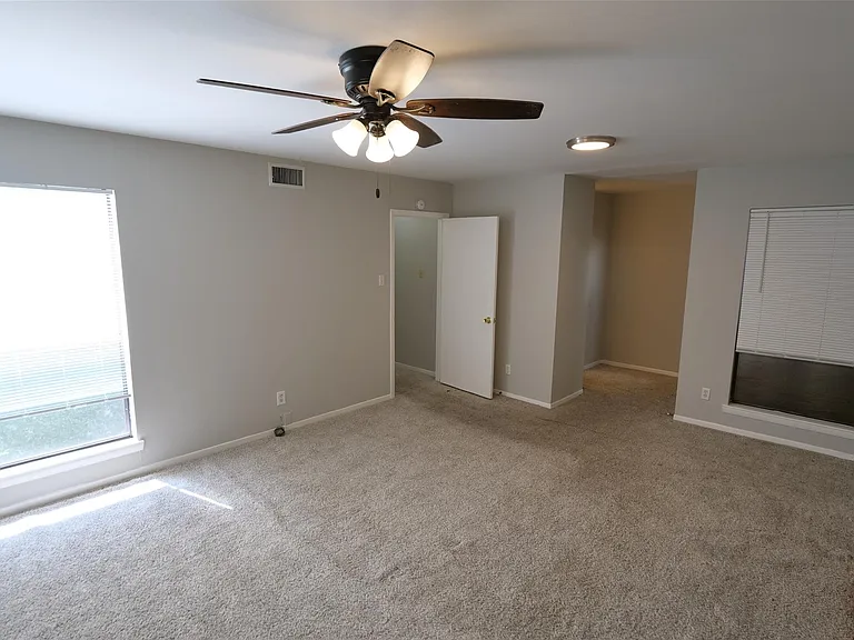 9526 Val Verde St — Photo 29