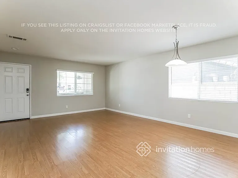 1529 Granville Way — Photo 4
