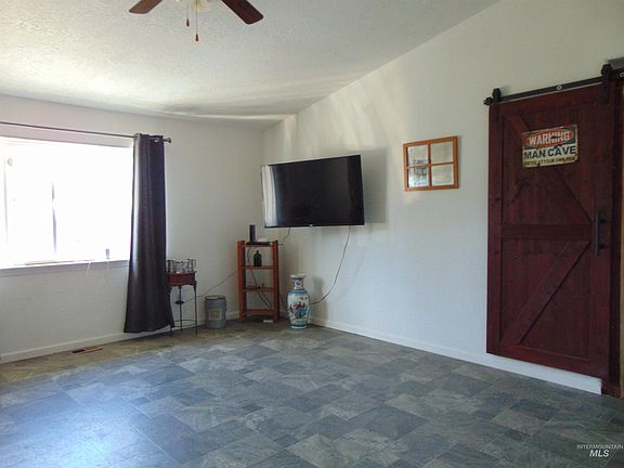 2nd image of 30 Maple Dr