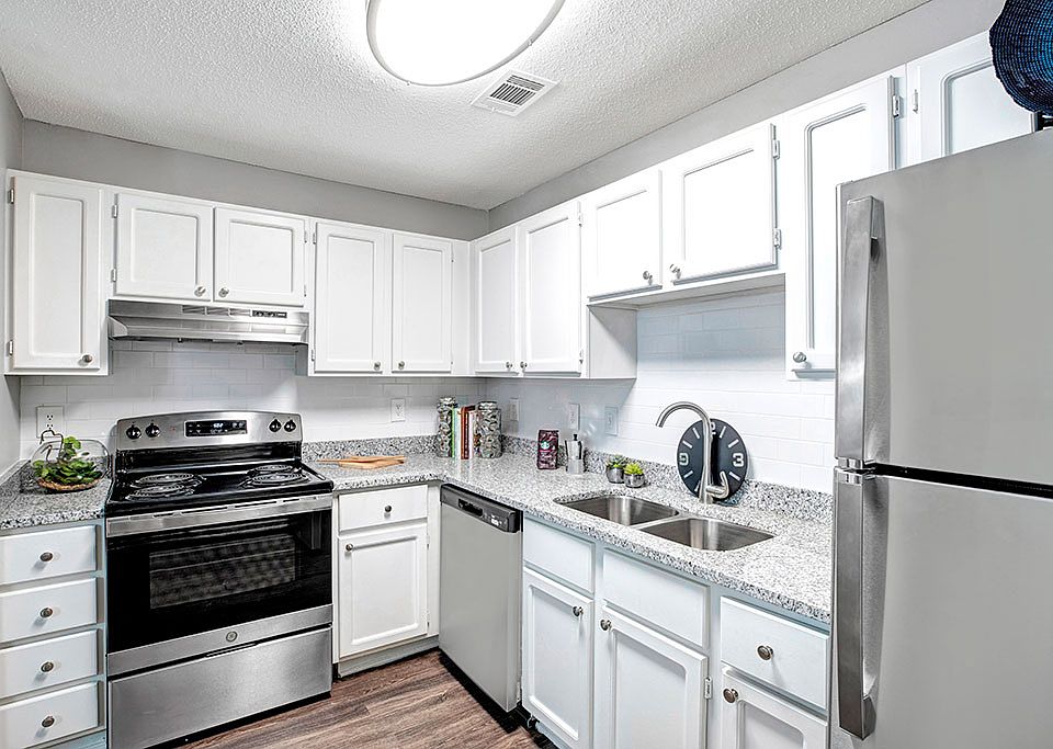 1st image of 1625 Roswell Rd #524