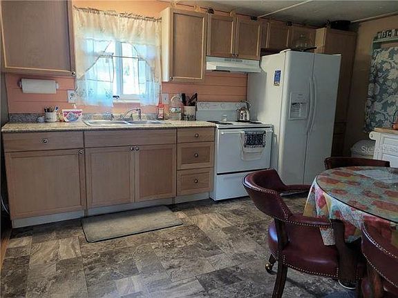 3rd image of 1604 Marlin St