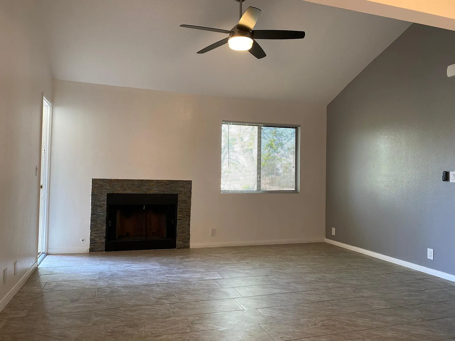 1701 E Katie Ave — Photo 4