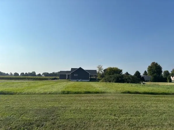 441 Midway St, Juneau, WI 53039