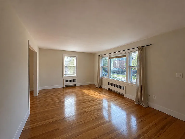 10 Grove St #1 — Photo 4