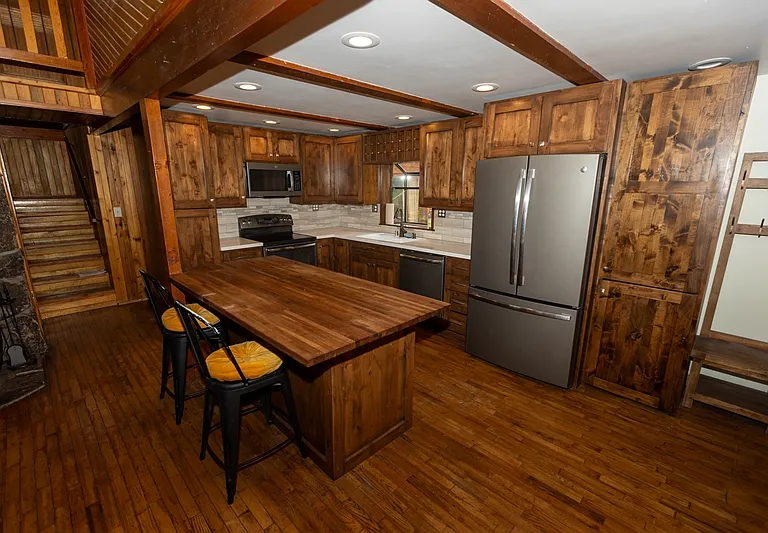 626 Bear Valley Rd — Photo 5