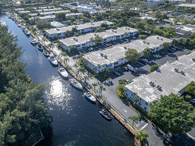 6253 Bay Club Dr #1 — Photo 49