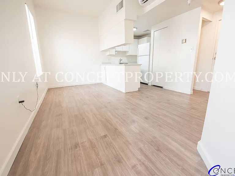 223 E 3rd Ave — Photo 70